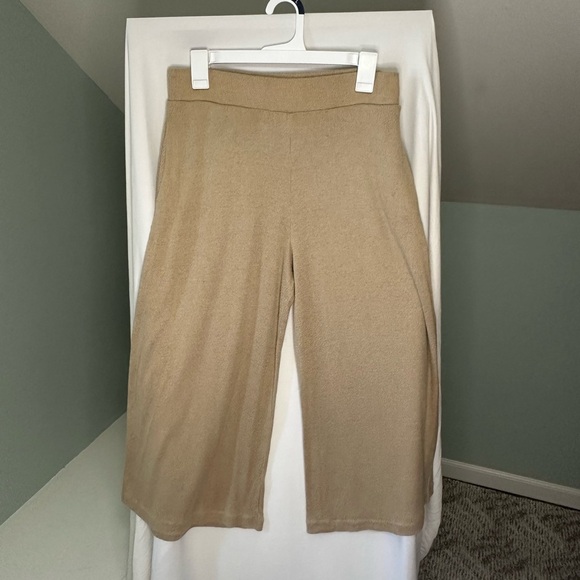 Banana Republic women's Wide-Leg knit Pants capri length size Small - Picture 3 of 9